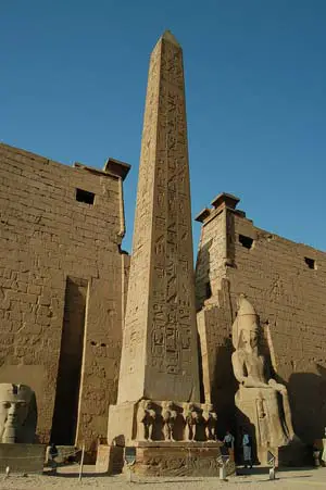 Obelisk Mesir Kuno